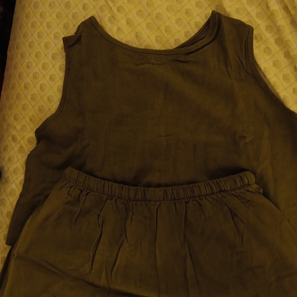 Shorts and top set - Picture 5 of 8